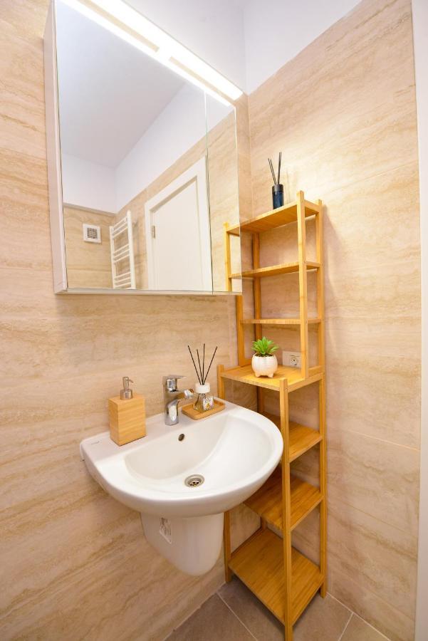 Sofia Cozy Apartment - Underground Private Parking Boekarest Buitenkant foto